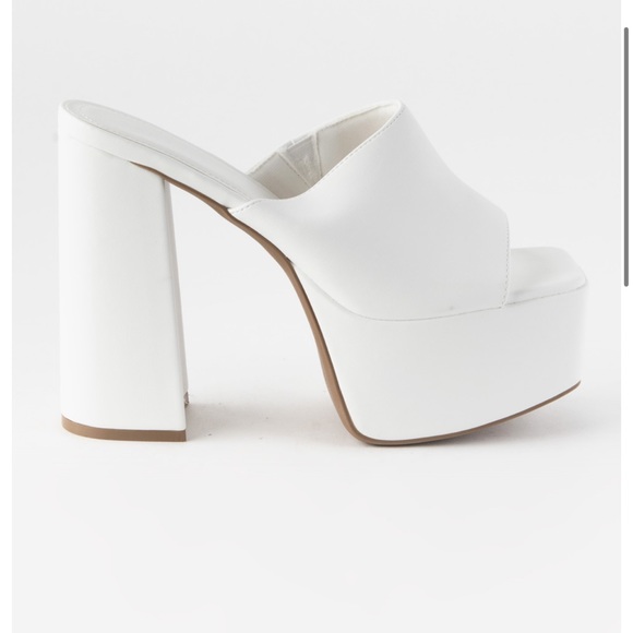 ⭐️WHITE PLATFORM HEELS⭐️ - Picture 2 of 3